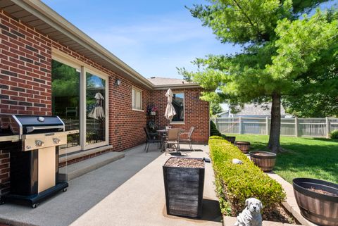 Tiny photo for 9342 Sutton Place, Tinley Park, IL 60487 (MLS # 12618586)
