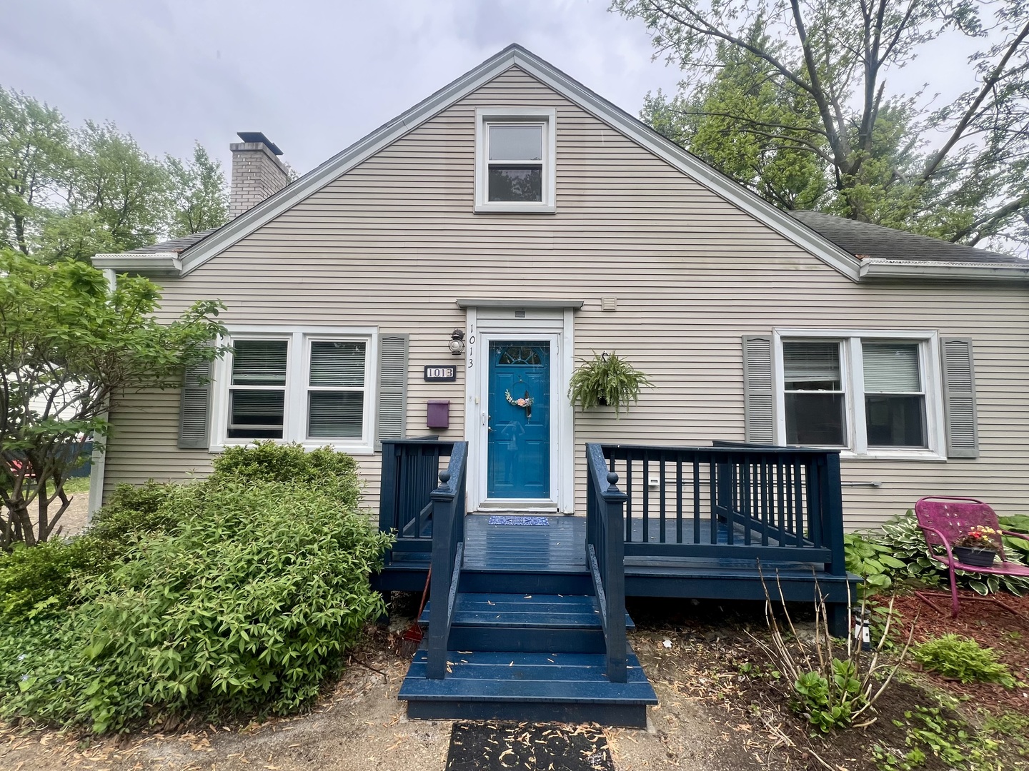 1013 W Springfield Avenue