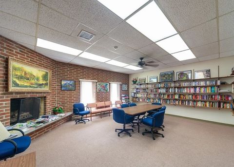 Tiny photo for 255 S West Avenue S #413, Elmhurst, IL 60126 (MLS # 12461579)