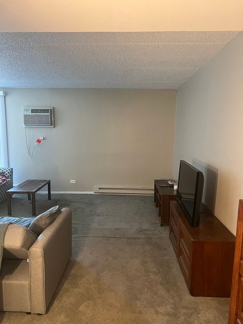 Tiny photo for 255 S West Avenue S #413, Elmhurst, IL 60126 (MLS # 12461579)