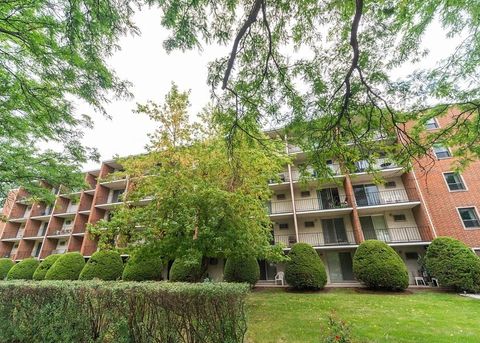 Photo of 255 S West Avenue S #413, Elmhurst, IL 60126 (MLS # 12461579)