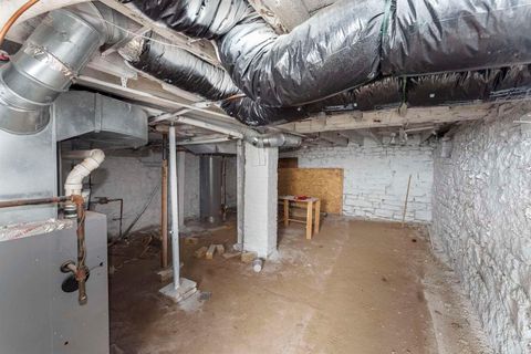 Tiny photo for 2202 Pershing Boulevard, Clinton, IA 52732 (MLS # 100000407)