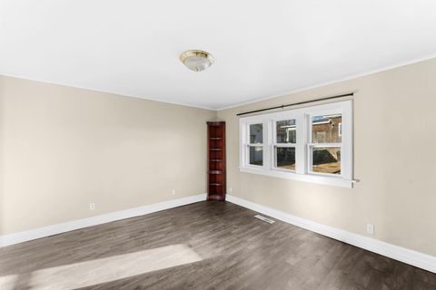 Tiny photo for 2202 Pershing Boulevard, Clinton, IA 52732 (MLS # 100000407)