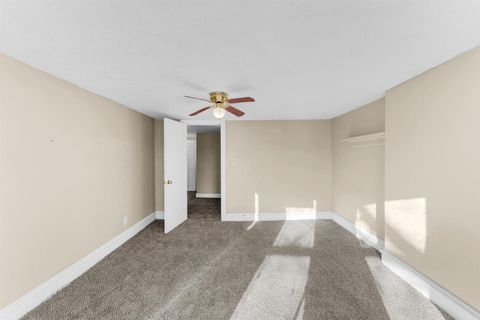 Tiny photo for 2202 Pershing Boulevard, Clinton, IA 52732 (MLS # 100000407)