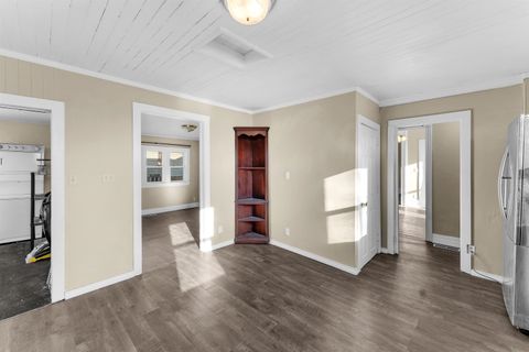 Tiny photo for 2202 Pershing Blvd Boulevard, Clinton, IA 52732 (MLS # 100000407)