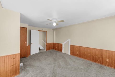 Tiny photo for 2202 Pershing Boulevard, Clinton, IA 52732 (MLS # 100000407)