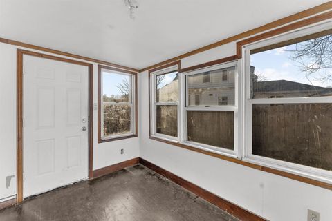 Tiny photo for 2202 Pershing Boulevard, Clinton, IA 52732 (MLS # 100000407)