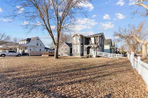Tiny photo for 2202 Pershing Blvd Boulevard, Clinton, IA 52732 (MLS # 100000407)