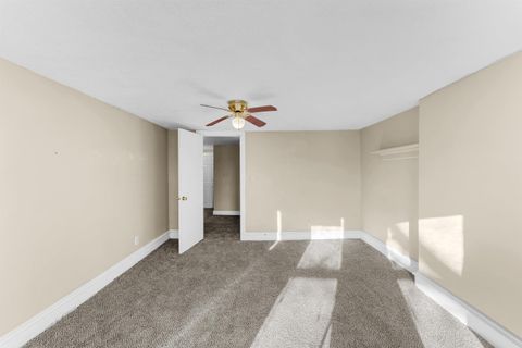 Tiny photo for 2202 Pershing Blvd Boulevard, Clinton, IA 52732 (MLS # 100000407)