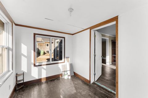 Tiny photo for 2202 Pershing Boulevard, Clinton, IA 52732 (MLS # 100000407)