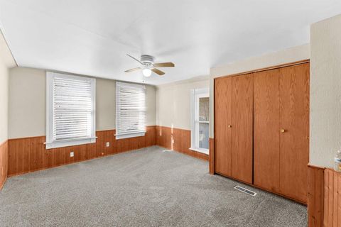 Tiny photo for 2202 Pershing Boulevard, Clinton, IA 52732 (MLS # 100000407)