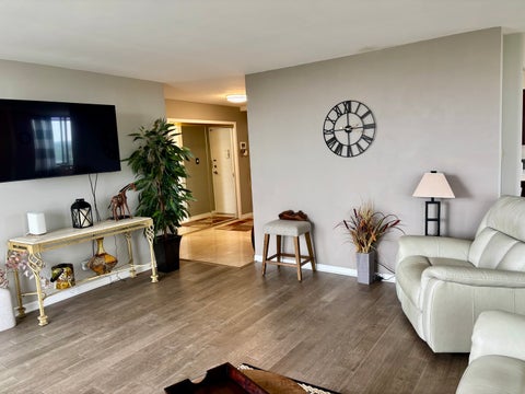 Tiny photo for 40 N Tower Road #10M, Oak Brook, IL 60523 (MLS # 12692841)
