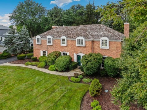 Photo of 59 Sheffield Lane, Oak Brook, IL 60523 (MLS # 12734428)