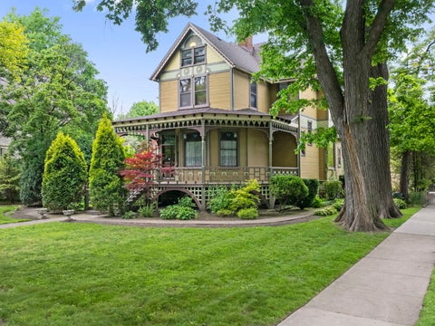 Tiny photo for 201 Wesley Avenue, Oak Park, IL 60302 (MLS # 12683049)