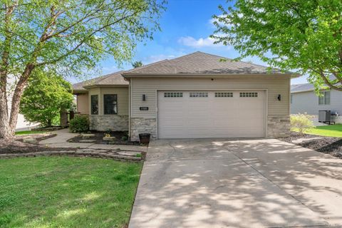 Photo of 1909 E 58th Street, Davenport, IA 52807 (MLS # 12633466)