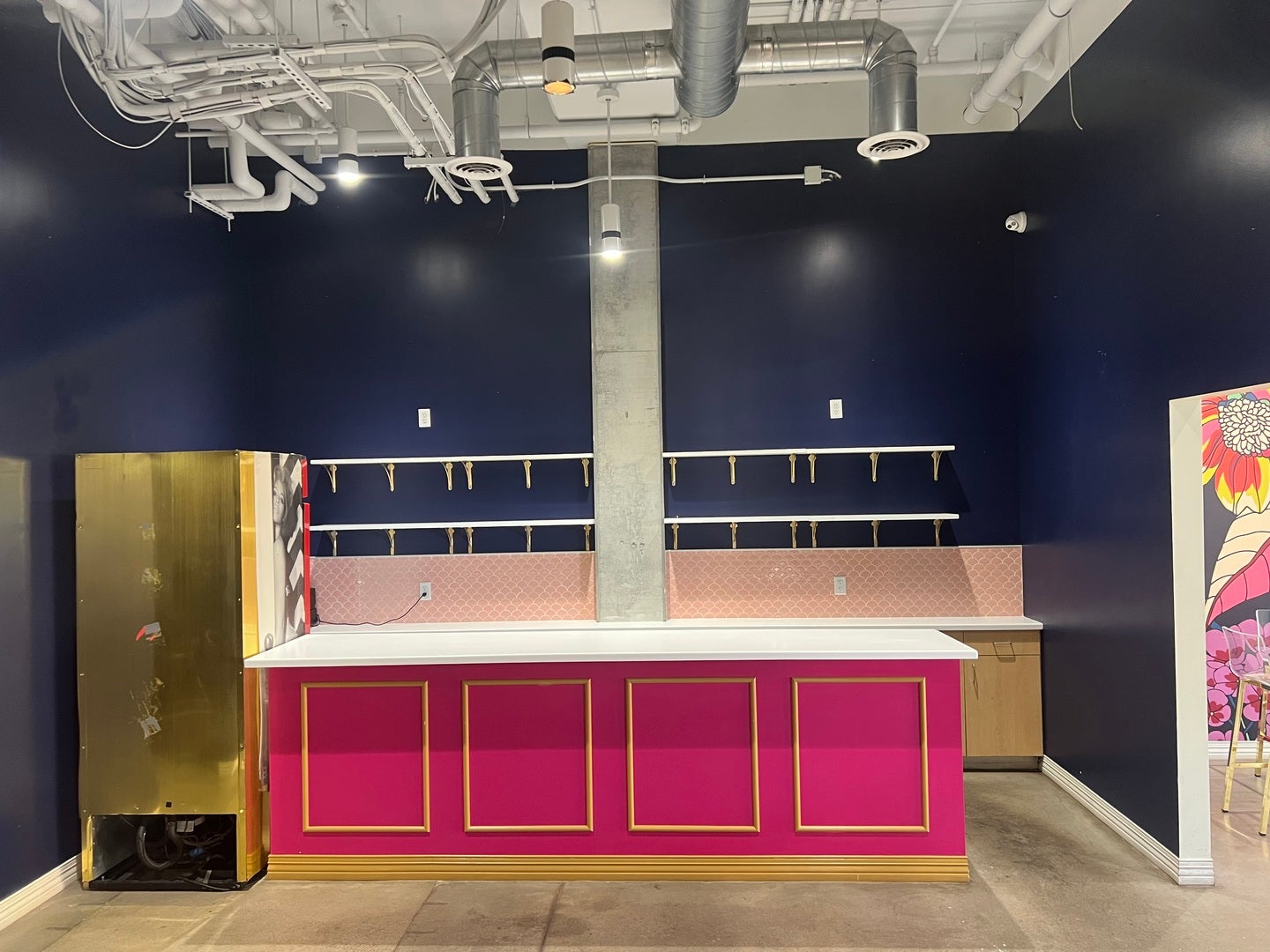 210 E 2ND Street 105-106