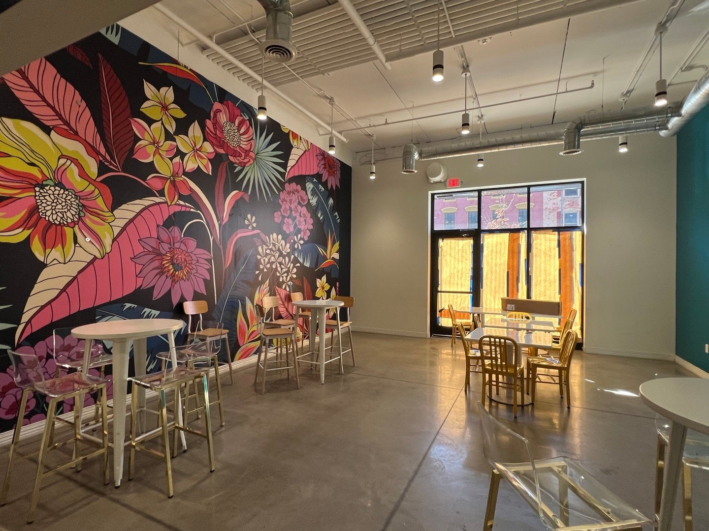 210 E 2ND Street 105-106