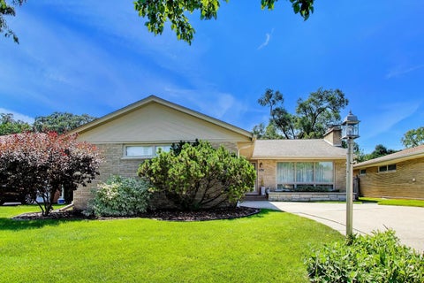 Tiny photo for 1430 Scotdale Road, La Grange Park, IL 60526 (MLS # 12684266)