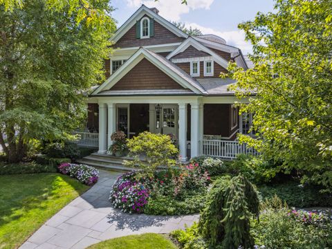 Photo of 325 Central Avenue, Wilmette, IL 60091 (MLS # 12541876)