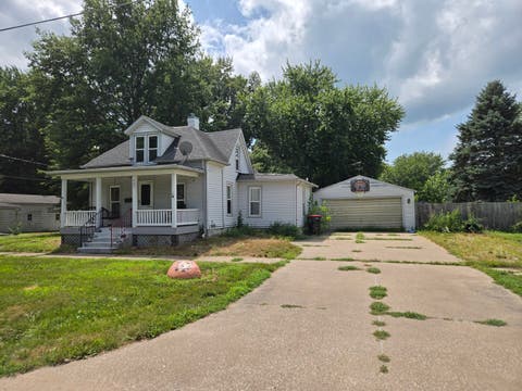 Photo of 407 NE 3rd Avenue, Aledo, IL 61231 (MLS # 12707391)