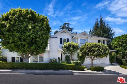 Photo of 3177 Hutton Drive, Beverly Hills, CA 90210 (MLS # 12767411)
