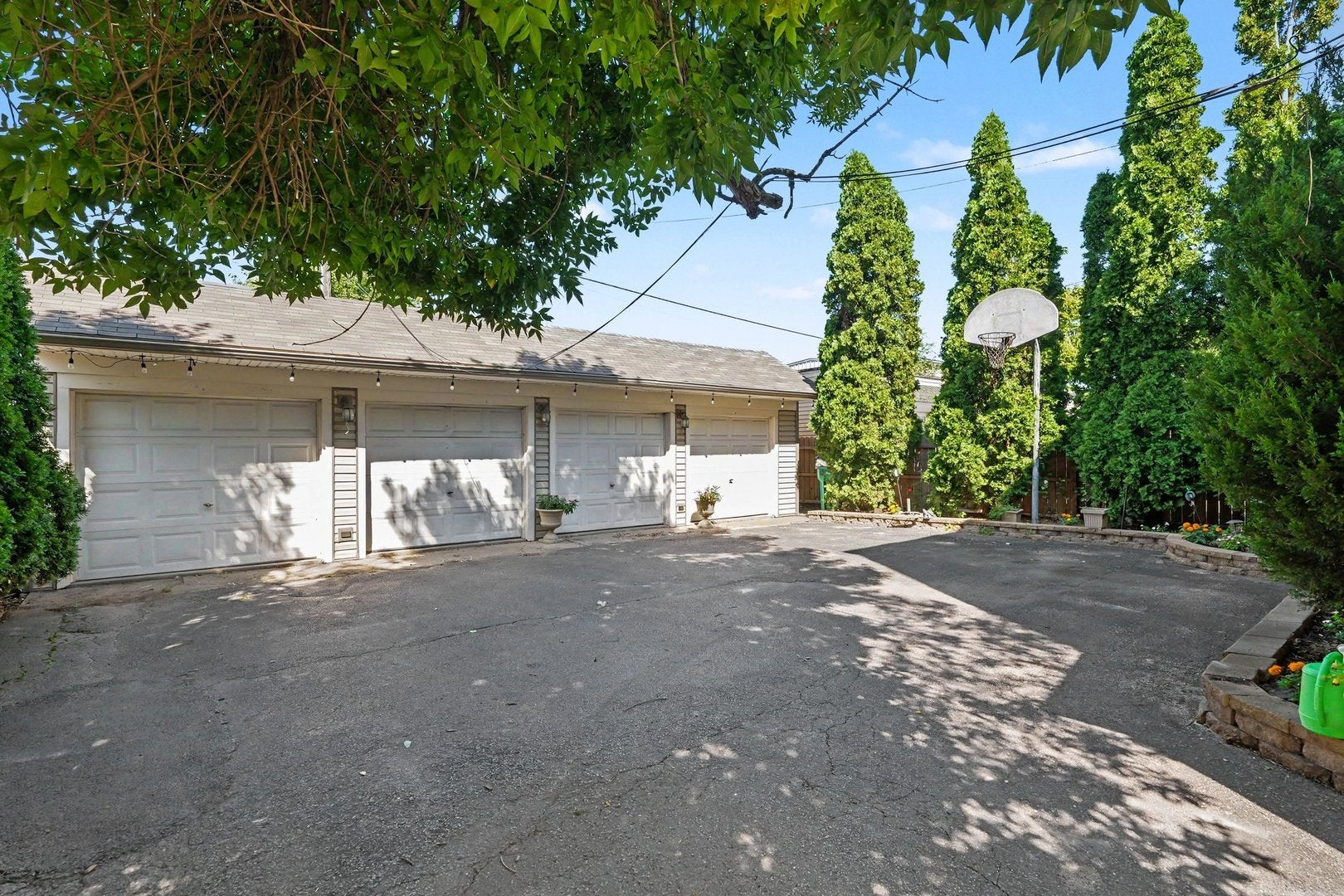 211 Casseday Avenue