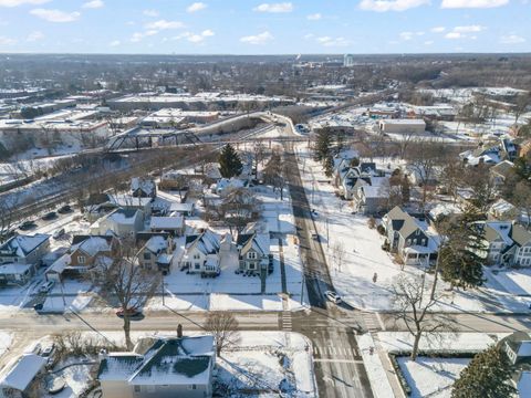 Tiny photo for 130 N Ellis Avenue, Wheaton, IL 60187 (MLS # 12555946)