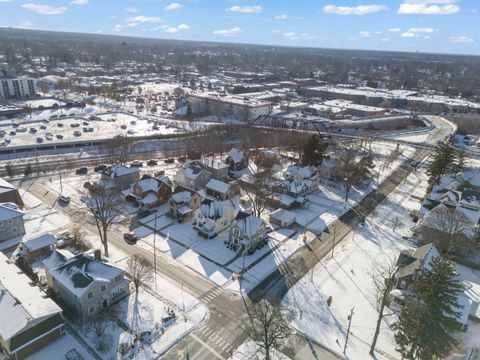 Tiny photo for 130 N Ellis Avenue, Wheaton, IL 60187 (MLS # 12555946)