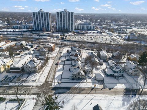 Tiny photo for 130 N Ellis Avenue, Wheaton, IL 60187 (MLS # 12555946)