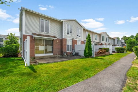 Tiny photo for 532 Hummingbird Lane, Deerfield, IL 60015 (MLS # 12387126)