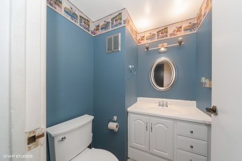Tiny photo for 532 Hummingbird Lane, Deerfield, IL 60015 (MLS # 12387126)