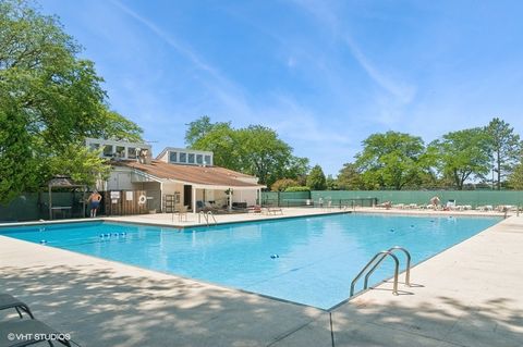 Tiny photo for 532 Hummingbird Lane, Deerfield, IL 60015 (MLS # 12387126)