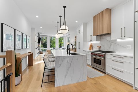 Tiny photo for 2640 N Bosworth Avenue #1S, Chicago, IL 60614 (MLS # 12516666)