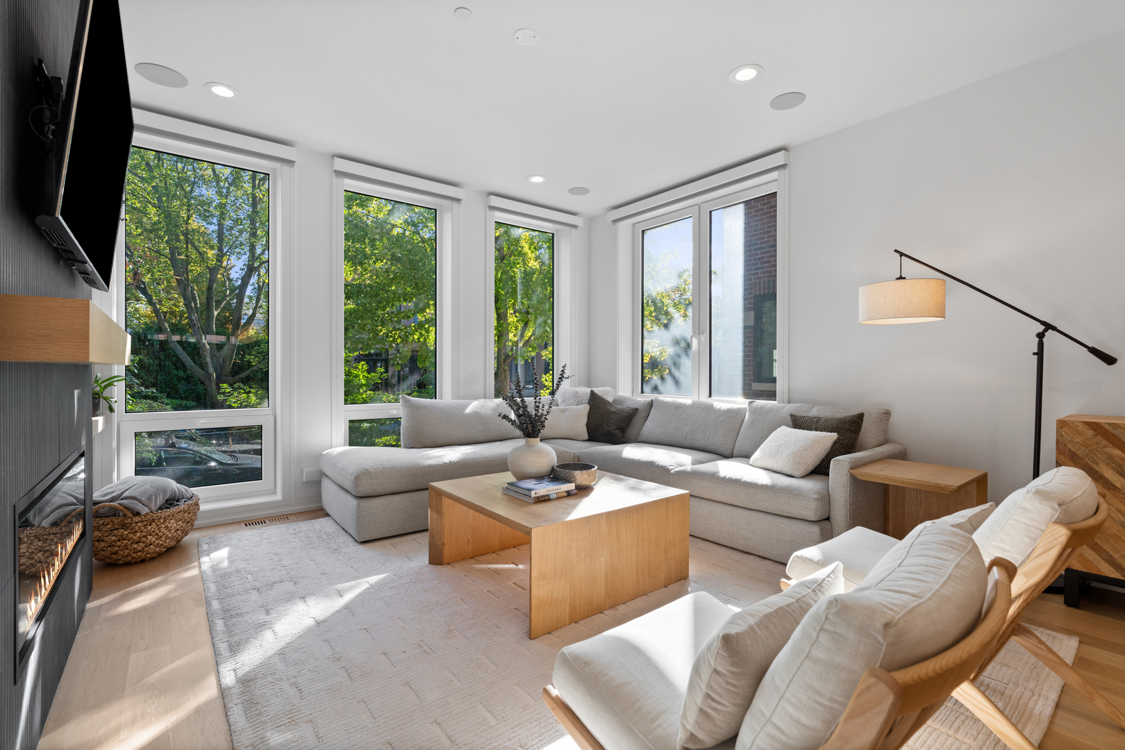 2640 N Bosworth Avenue 1S