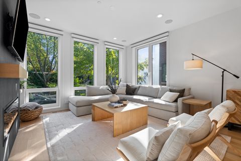 Tiny photo for 2640 N Bosworth Avenue #1S, Chicago, IL 60614 (MLS # 12516666)