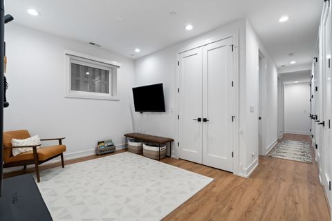 Tiny photo for 2640 N Bosworth Avenue #1S, Chicago, IL 60614 (MLS # 12516666)