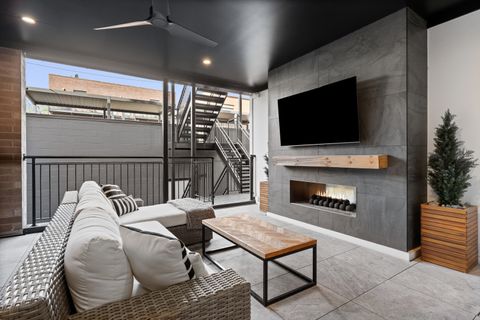 Tiny photo for 2640 N Bosworth Avenue #1S, Chicago, IL 60614 (MLS # 12516666)