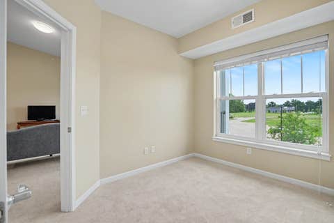 Tiny photo for 2592 MIDDLE Road #318, Bettendorf, IA 52722 (MLS # 12690692)