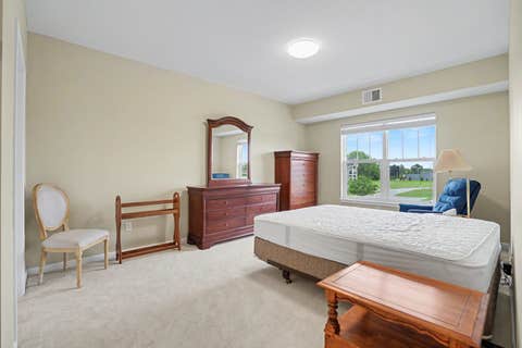 Tiny photo for 2592 MIDDLE Road #318, Bettendorf, IA 52722 (MLS # 12690692)