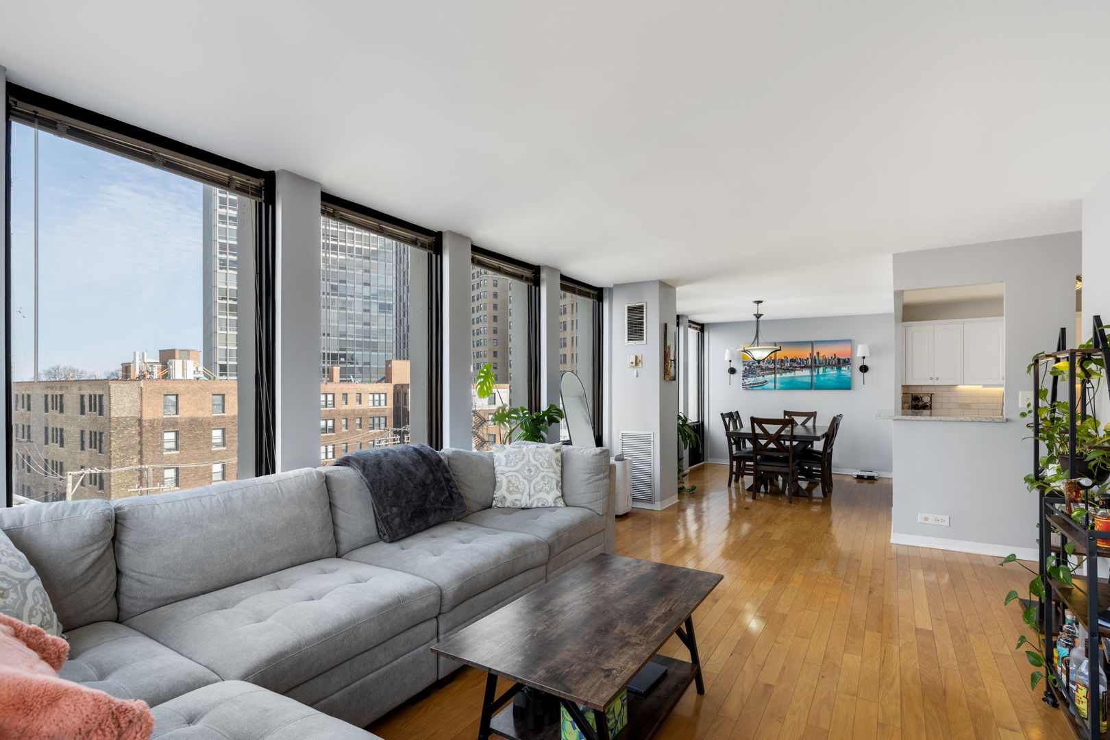 444 W Fullerton Parkway 603