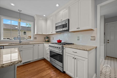 Tiny photo for 1203 Payne Avenue, Batavia, IL 60510 (MLS # 12613672)
