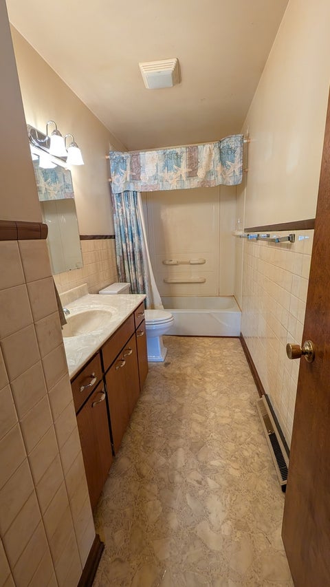 Tiny photo for 1233 Commercial Street, Sycamore, IL 60178 (MLS # 12789423)