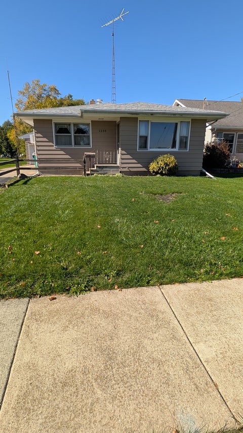 Photo of 1233 Commercial Street, Sycamore, IL 60178 (MLS # 12789423)