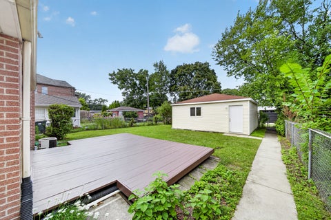 Tiny photo for 3824 W Chase Avenue, Lincolnwood, IL 60712 (MLS # 12747754)