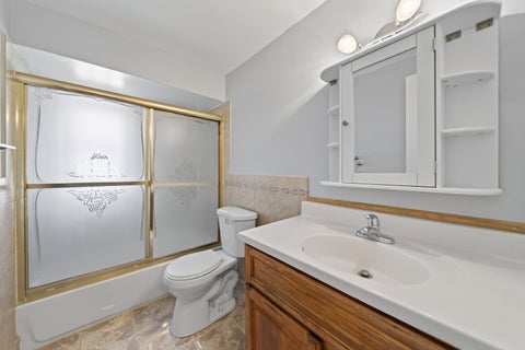 Tiny photo for 3824 W Chase Avenue, Lincolnwood, IL 60712 (MLS # 12747754)