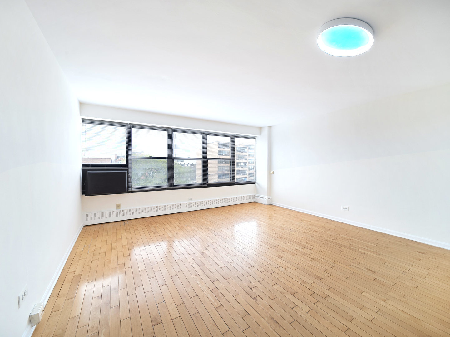 6030 N Sheridan Road 505