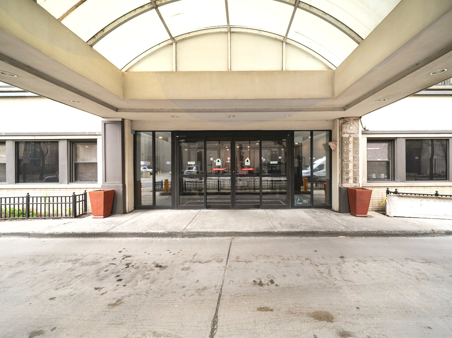 6030 N Sheridan Road 505