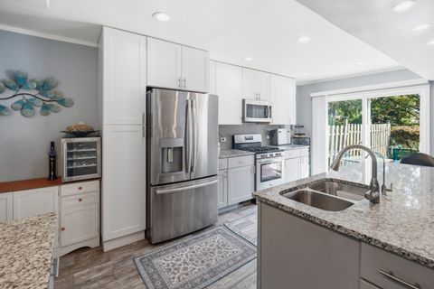 Tiny photo for 437 Maple Drive, Wheeling, IL 60090 (MLS # 12608801)