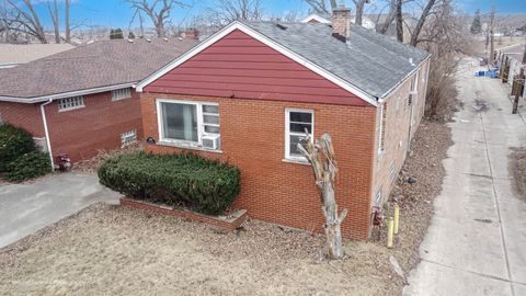 Photo of 11352 S Laflin Street, Chicago, IL 60643 (MLS # 12593797)