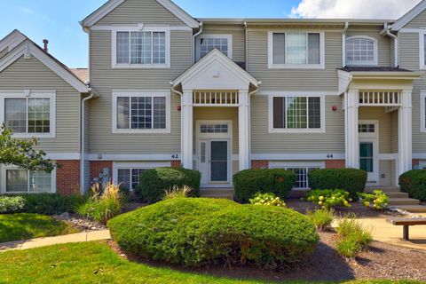 Photo of 42 Cherbourg Court, Wheeling, IL 60090 (MLS # 12431336)